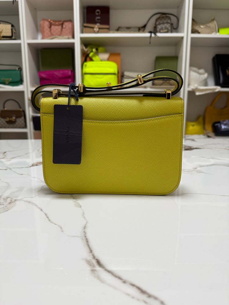 Borsa a spalla Prada in Saffiano con pattina imagen 4