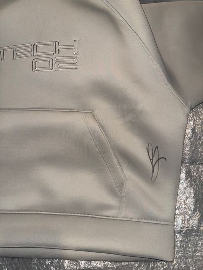 Felpa Bershka Autografata – Jannik Sinner – Con foto prova