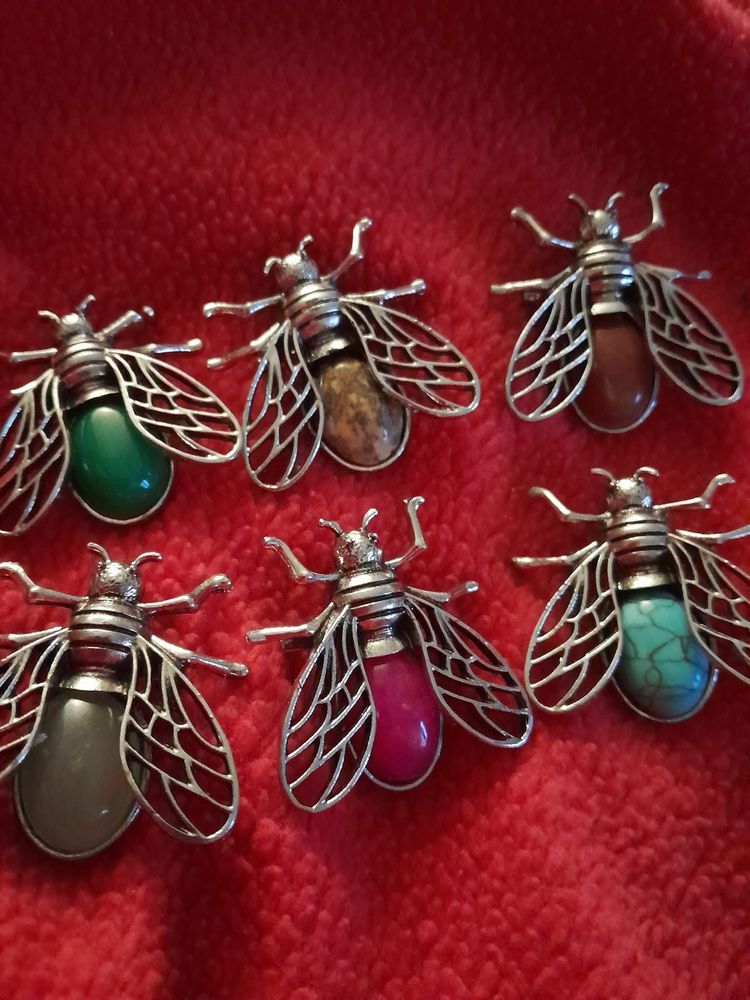 Other Bee-Shaped Brooches With Colored Stone Bodies product image