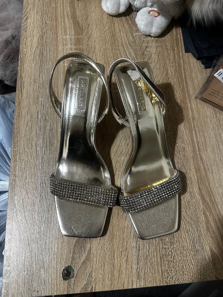 Gold-Tone Women'S Heeled Sandals With Rhinestone Strap