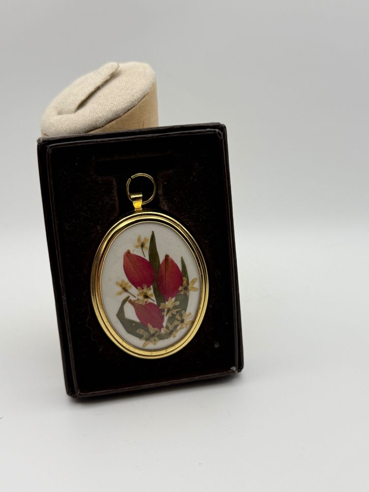 Other Vintage Oval Dried Floral Pendant product image