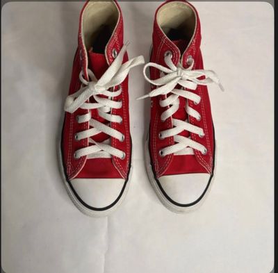 Pre owned Converse Junior Kids Red Sneakers