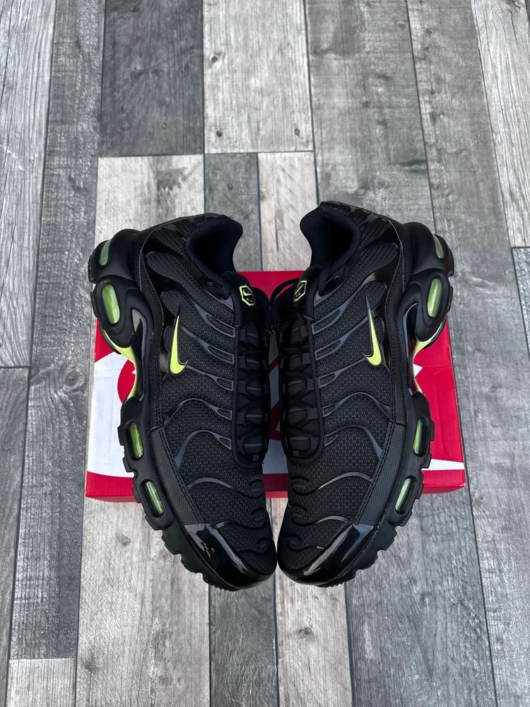 Nike Air Max Plus TN Trainers ‘Black Volt Ice’ - Size UK 10 image 3