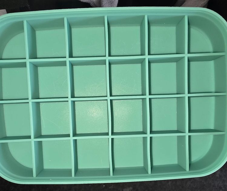 24 Grids Silicone Ice Cube Tray And Bin Set 4