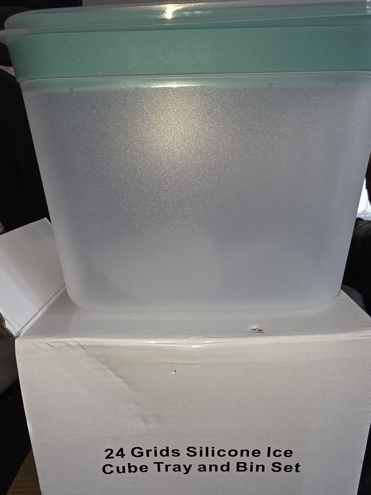 24 Grids Silicone Ice Cube Tray And Bin Set 2