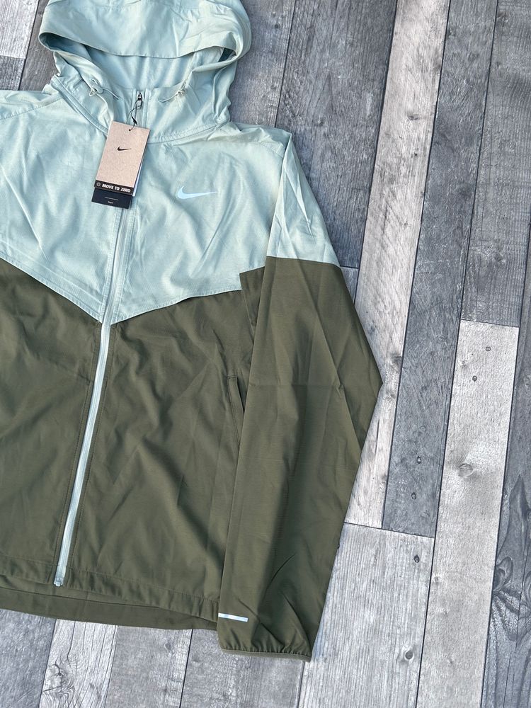 Nike UV Repel ColourBlock Packable Windrunner Jacket - ‘Jade Horizon Olive’ - Size Medium  obraz 2