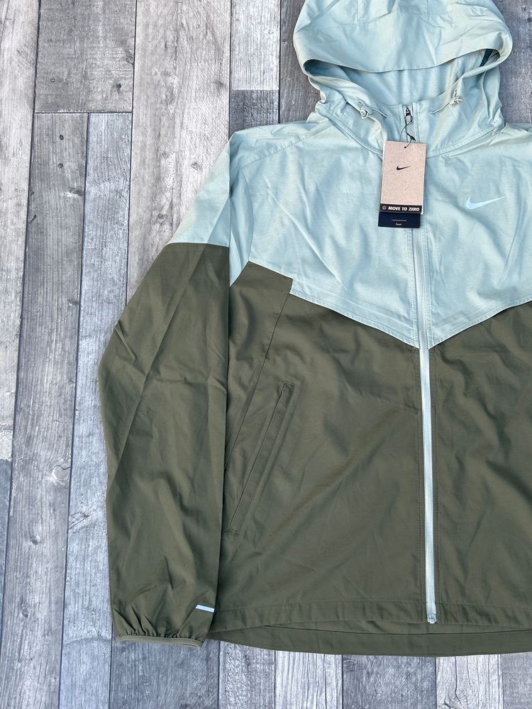 Nike UV Repel ColourBlock Packable Windrunner Jacket - ‘Jade Horizon Olive’ - Size Medium  obraz 3