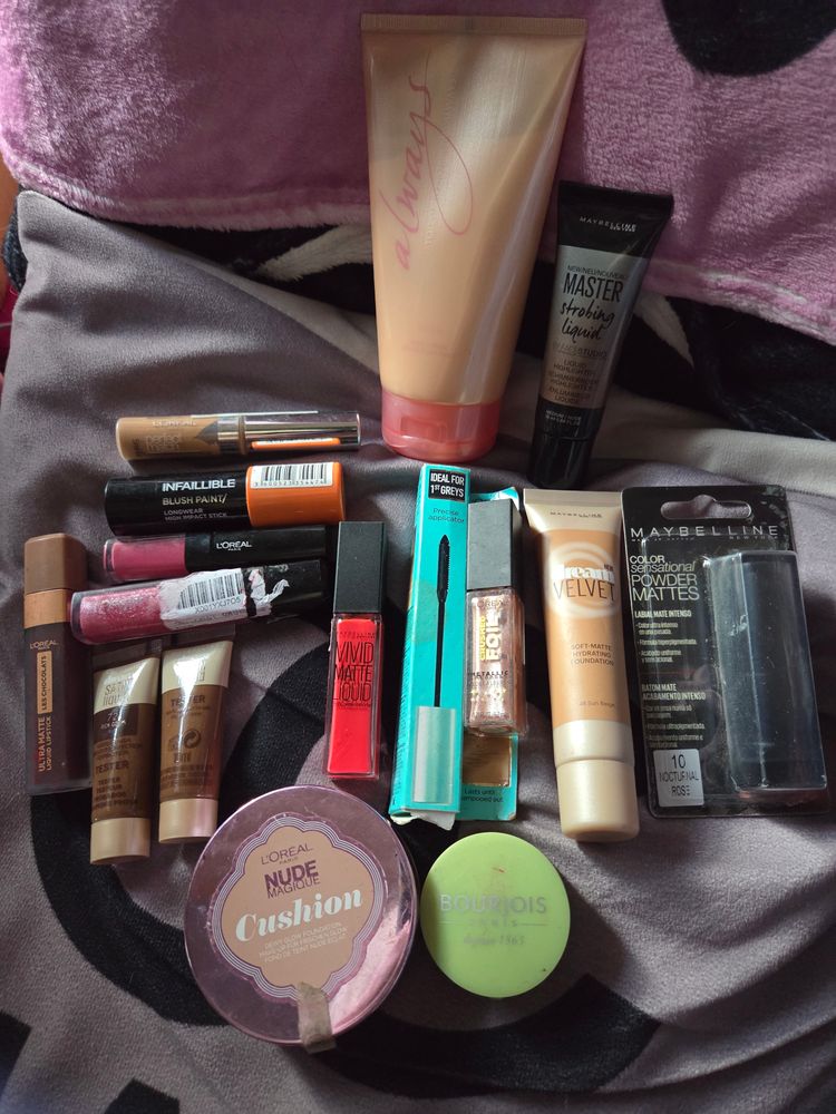 Mixed 17 piece makeup bundle image 10