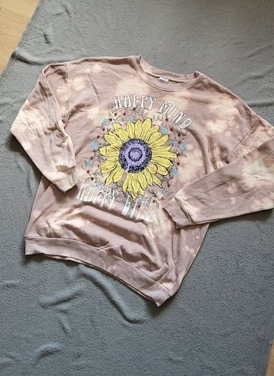 Tie-Dye Sweatshirt With Sunflower Graphic