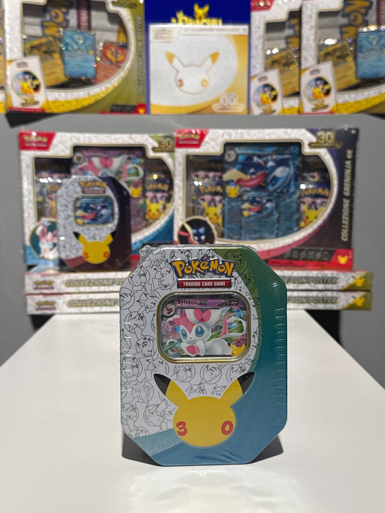 Pokémon Trading Card Game Tin sylveon image 1