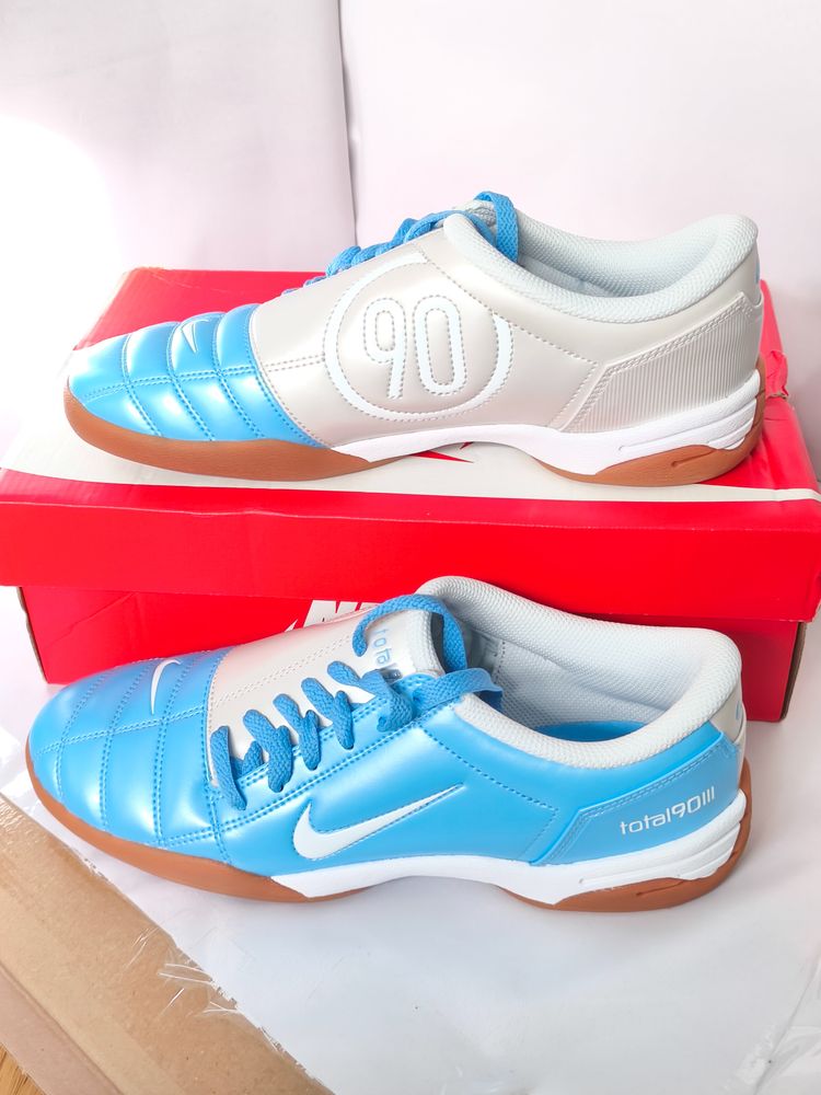 Nike Total 90 University blue.