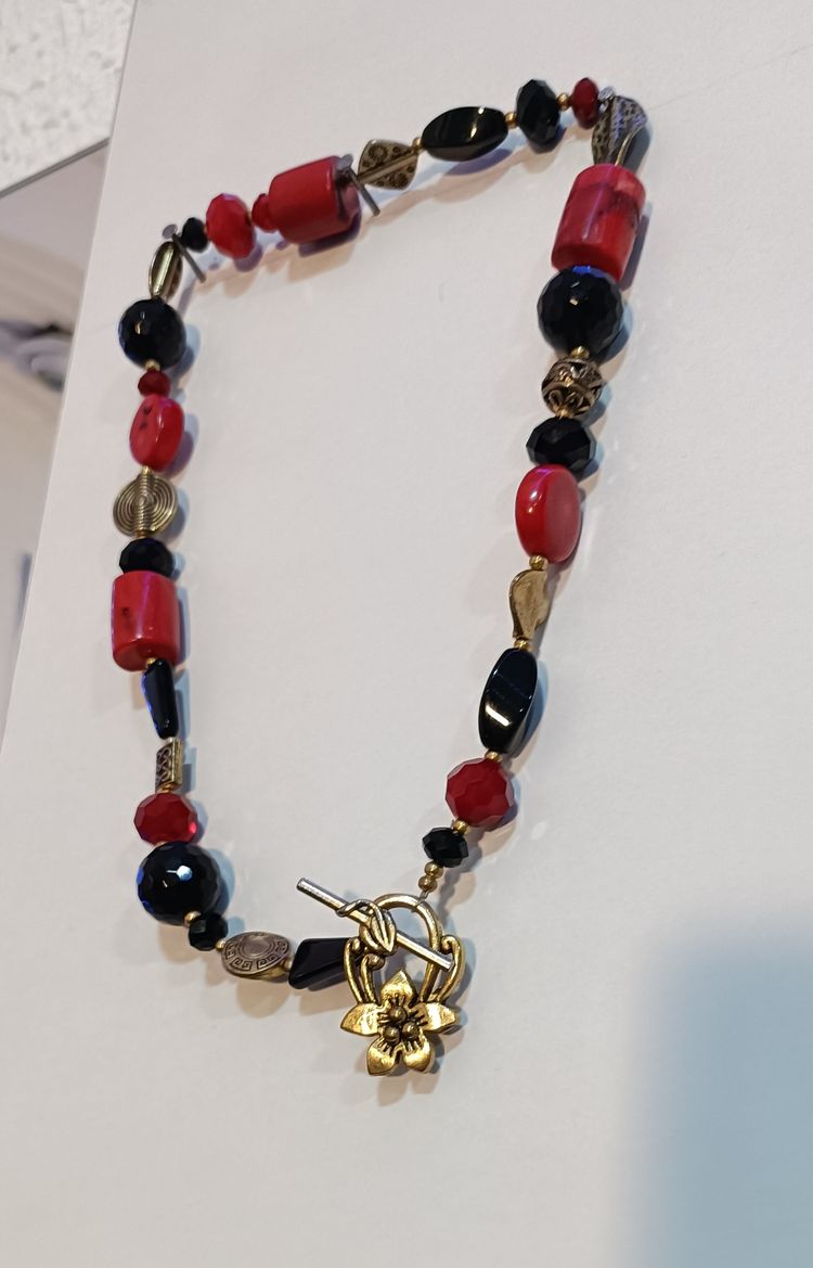 Vintage-Style Floral Toggle Clasp Beaded Collar image 5