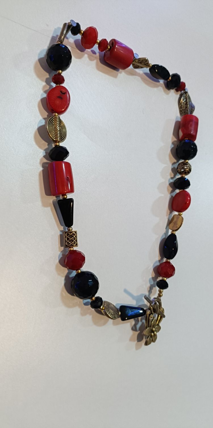Vintage-Style Floral Toggle Clasp Beaded Collar image 3