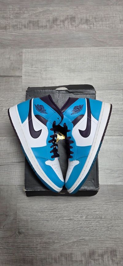 Jordan 1 Hornets
