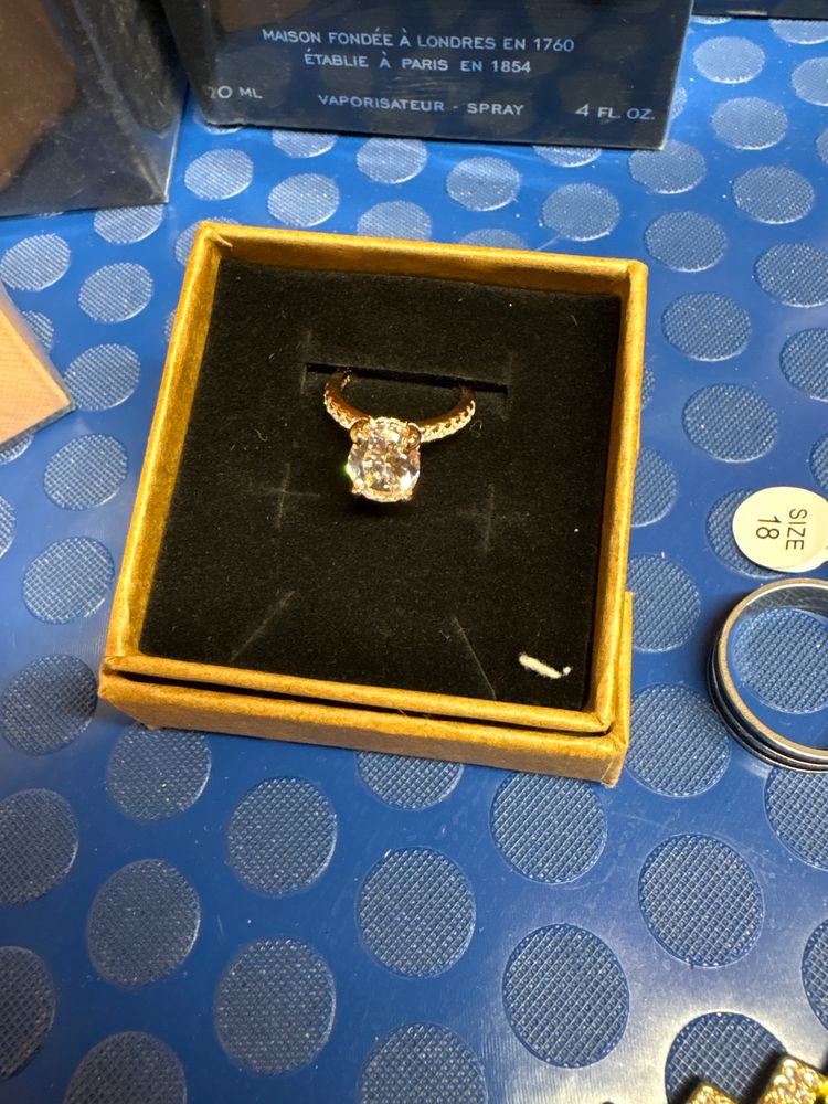 V3 Jewelry Oval cut diamond engagement ring gold  product image