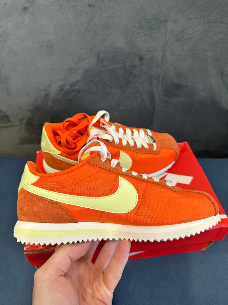 Buty Nike Cortez Pomarańczowe image 2