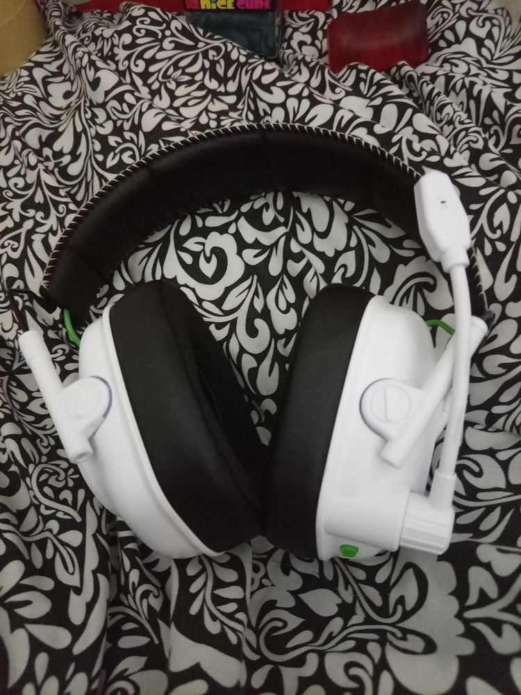 Other White Gaming Headset With Microphone product image