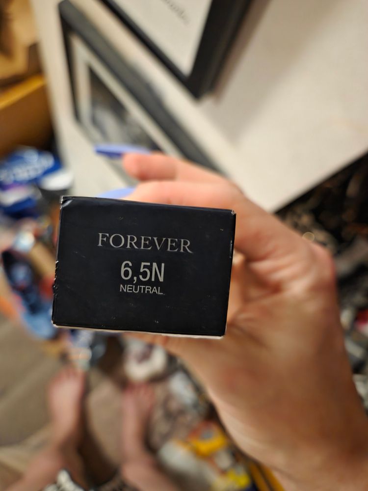 Dior Forever 24H Wear High Perfection Skin-Caring Foundation