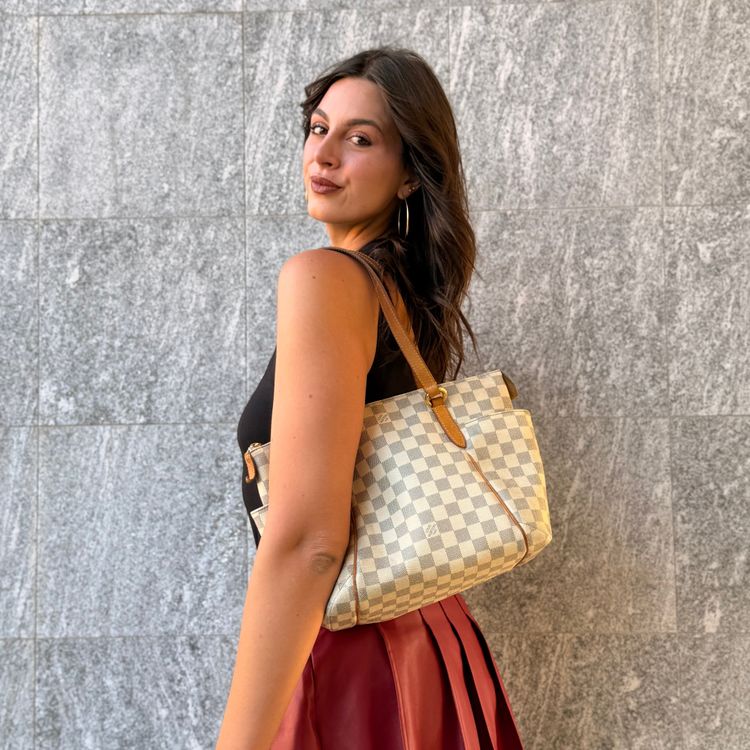 Louis Vuitton Totally PM image 6