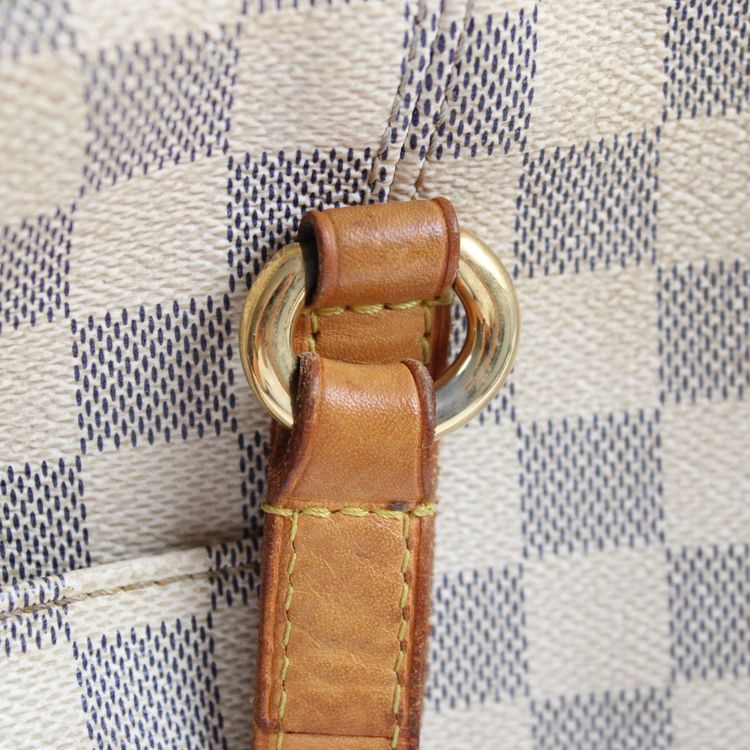 Louis Vuitton Totally PM image 24