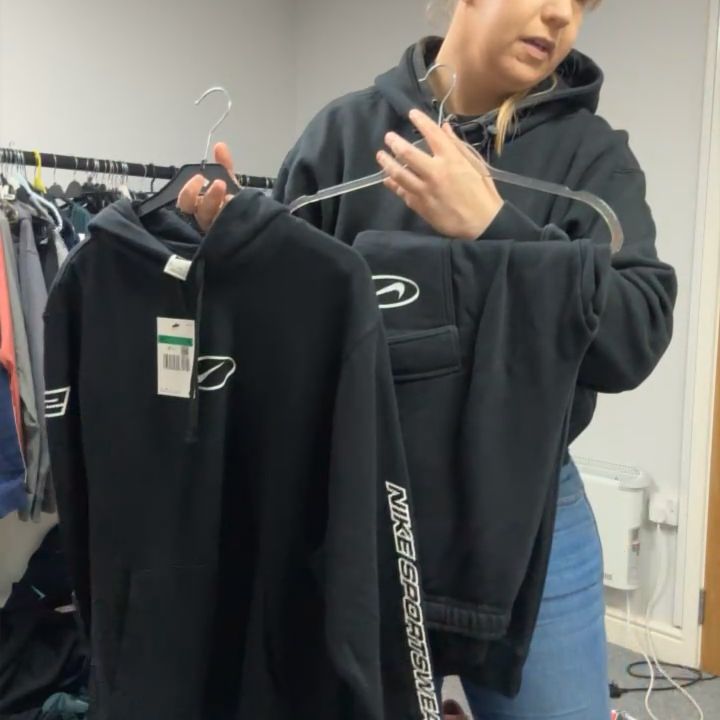 Nike Nike trackie size xl  product image