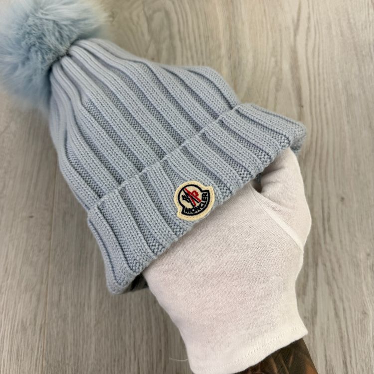Immagine di Moncler Women’s Blue Wool Beanie 9