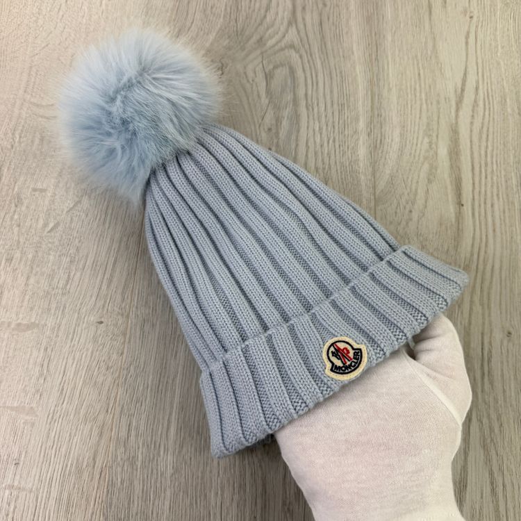 Immagine di Moncler Women’s Blue Wool Beanie 5