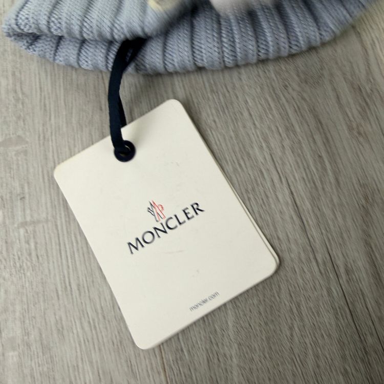 Immagine di Moncler Women’s Blue Wool Beanie 4