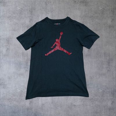 Jordan Black T-Shirt with Red Jumpman Logo (S)