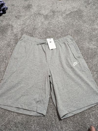 Nike men's grey standard fit at knee length large