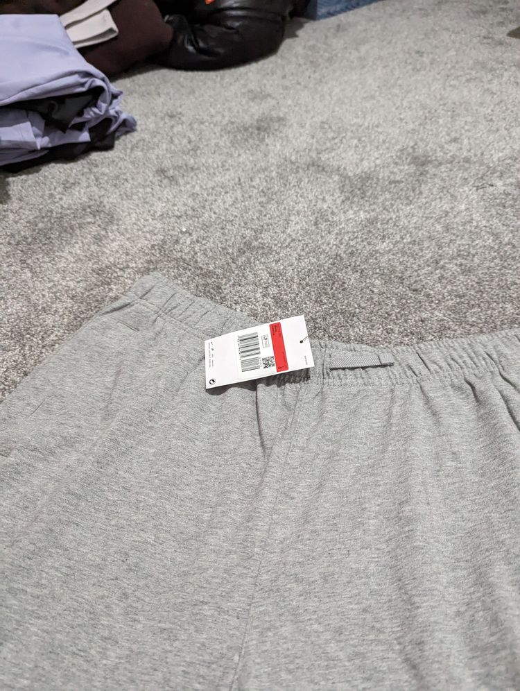 Nike men's grey standard fit at knee length large  image 4
