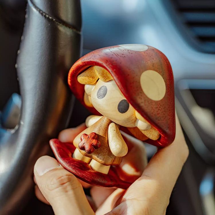 Wooden Mushroom Figurine imagen 4
