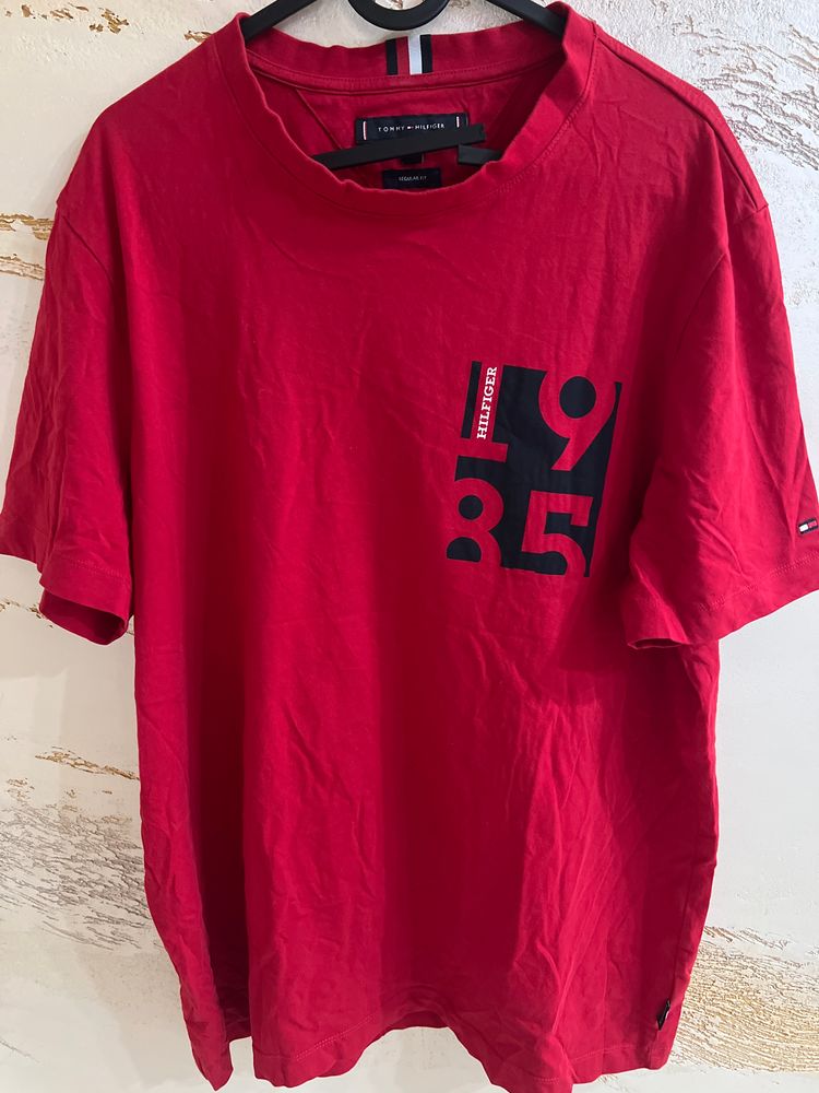 Tommy Hilfiger Red T-Shirt
