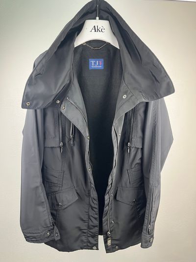 Trussardi Jeans black jacket with detachable sleeves 2