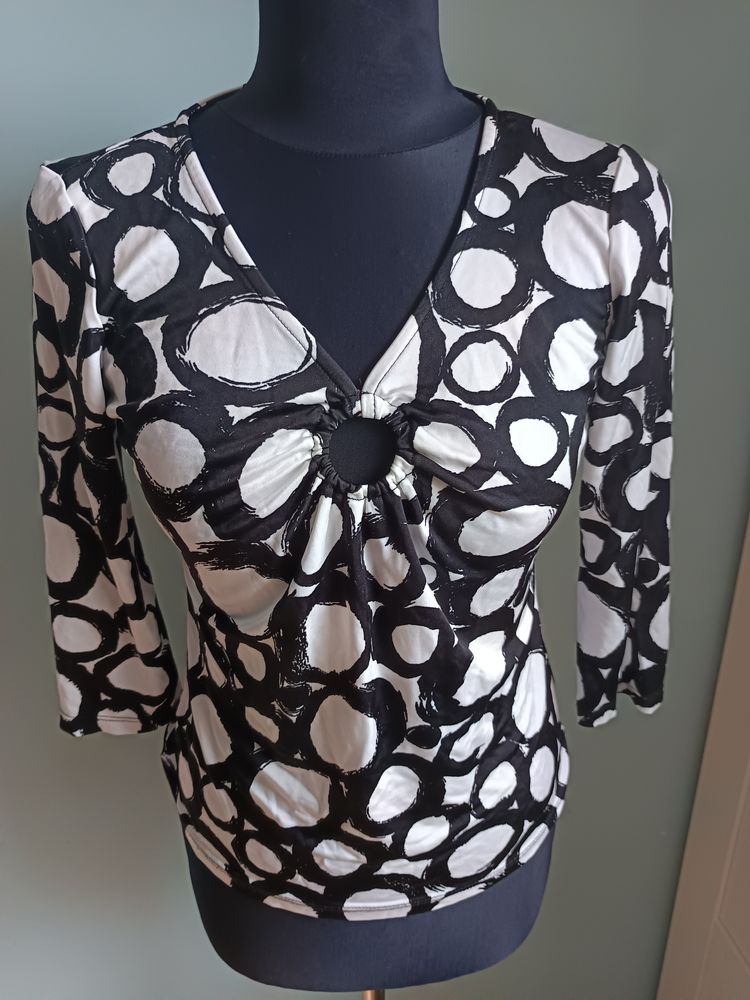 Other Black And White Patterned Long Sleeve Top product image