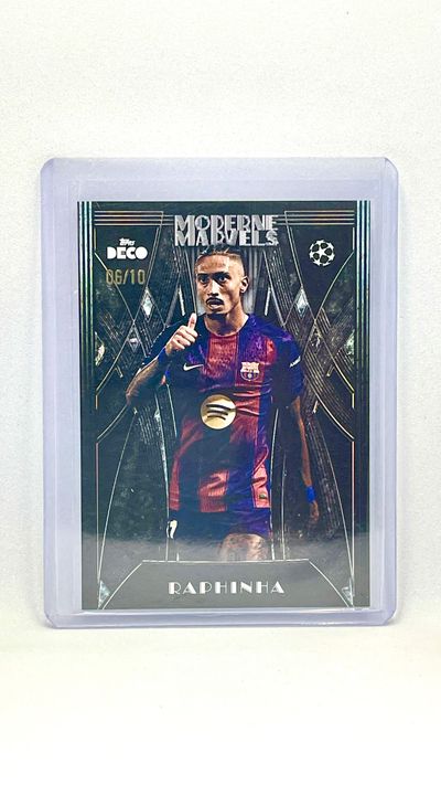 /10 - Raphinha - Barcelona - Moderne Marvels - Topps Deco 2025-26