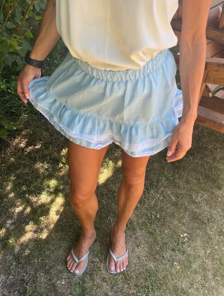 Blue Gingham Ruffle Skirt imagen 2