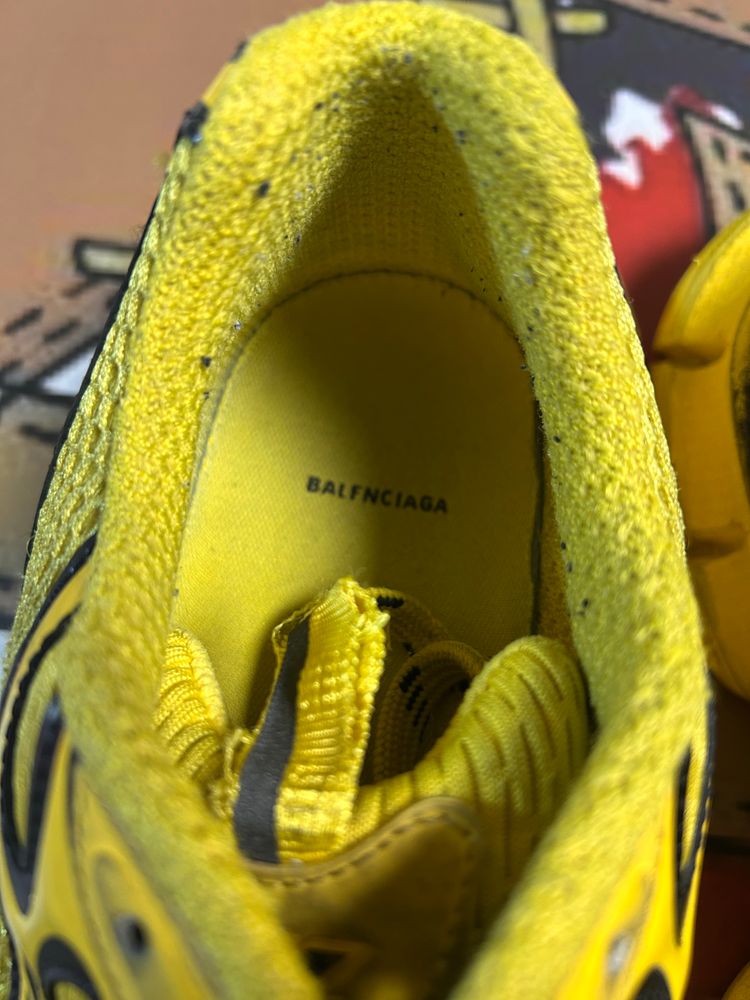 Balenciaga Yellow 3XL 43 NO BOX  image 4