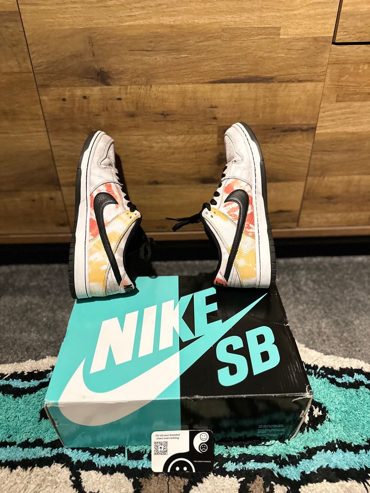 Nike dunk SB “Raygun Tie-Dye White” U.K. 9 image 6