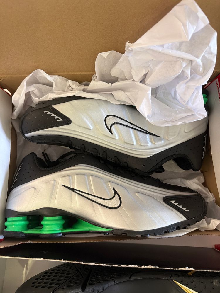 Nike Shox R4 