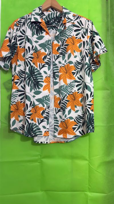 Camisa floral de manga corta