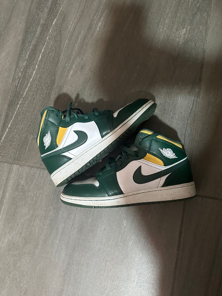 Nike Nike Air Jordan 1 Mid Sneakers product image