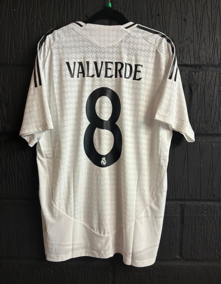 Real Madrid 2024/25 Home Pro Shirt - Valverde 8  image 1