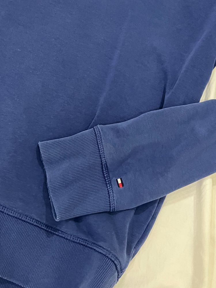 Tommy Hilfiger blue sweatshirt 2
