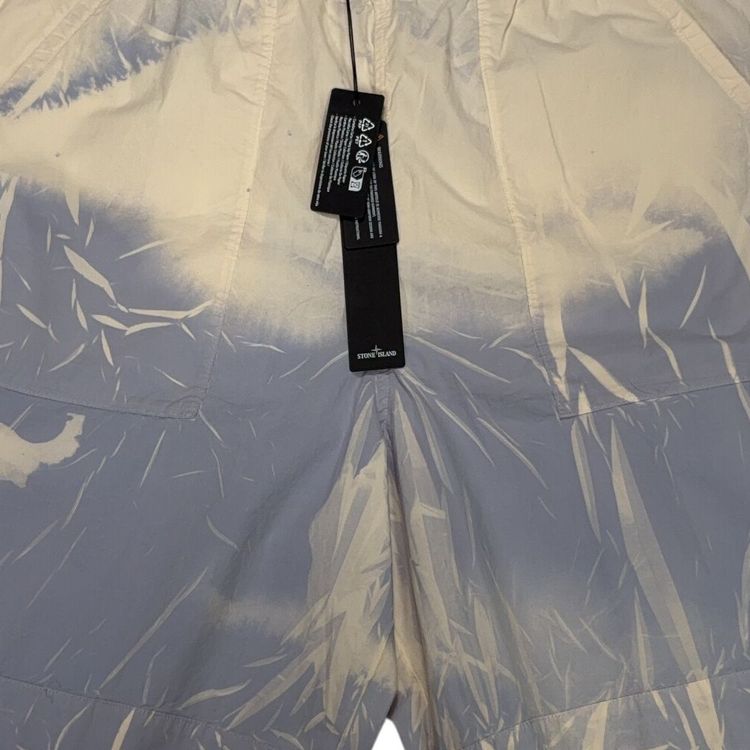 Immagine di Stone Island Abstract Print Blue Shorts 6