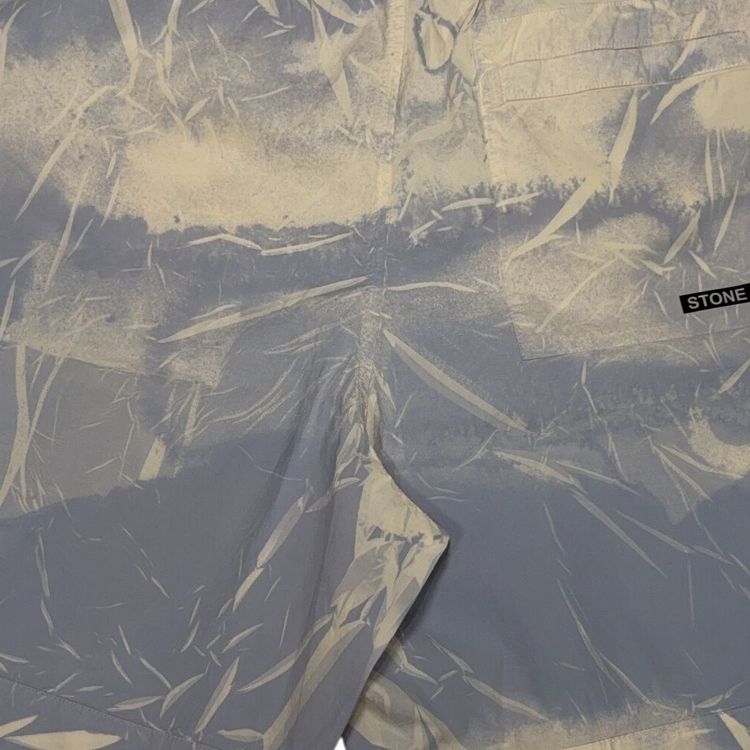 Immagine di Stone Island Abstract Print Blue Shorts 8