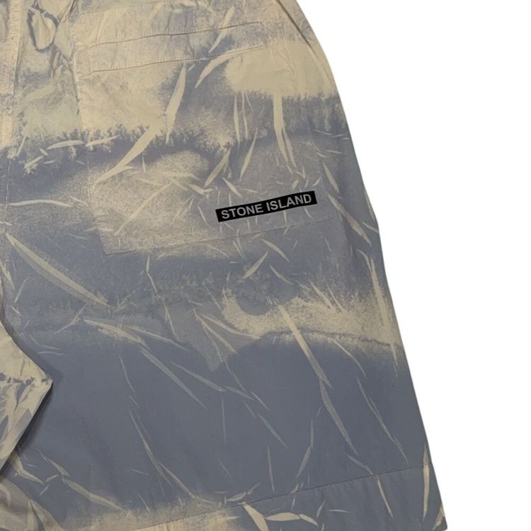 Immagine di Stone Island Abstract Print Blue Shorts 5
