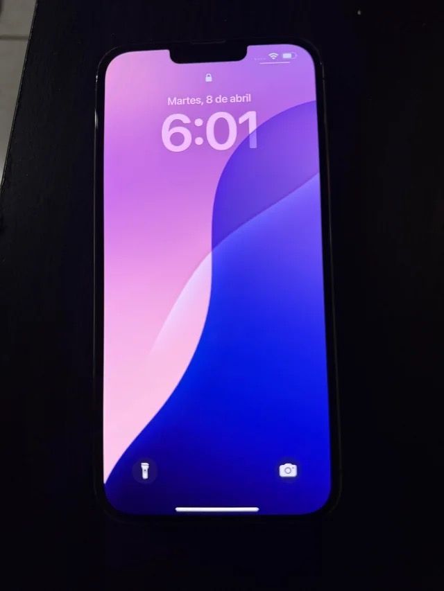 Apple iPhone 16e image 1