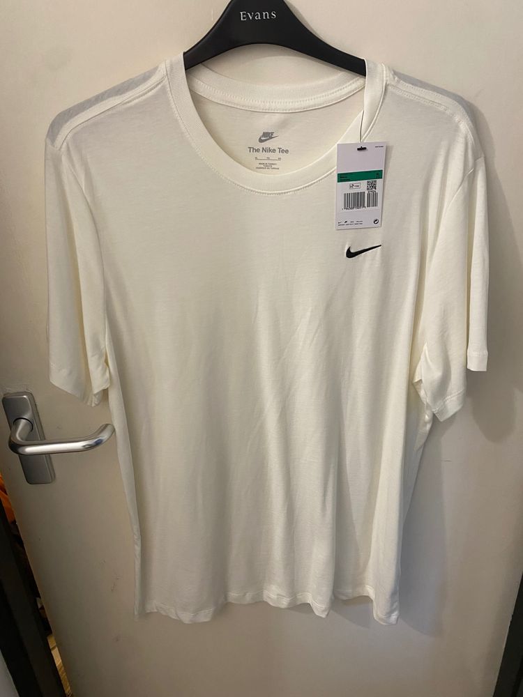 Nike White T-Shirt