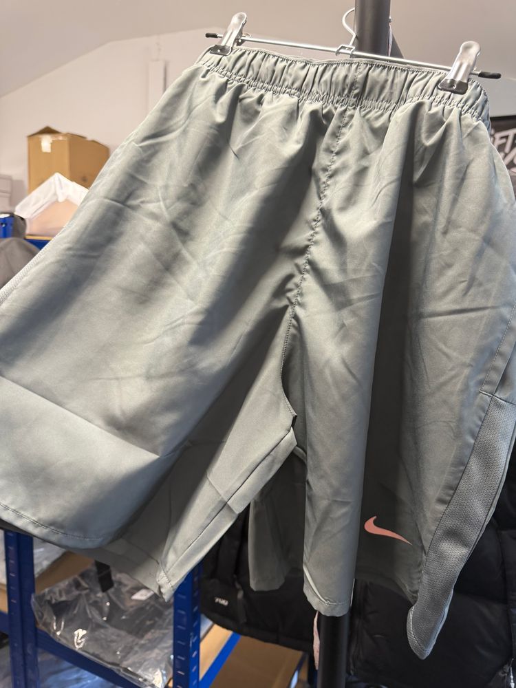 Nike Shorts grey challenger 